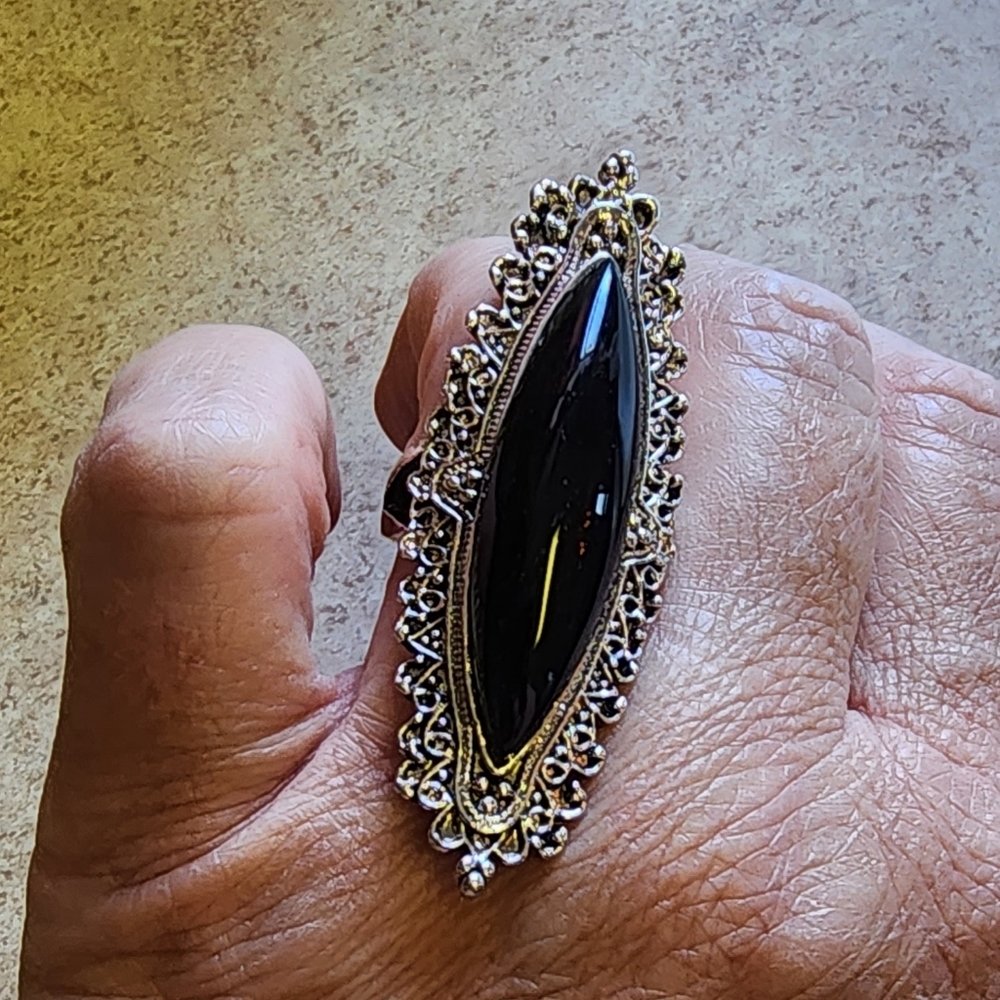 Black faux onyx and silver plated ring size 6, 7, 8, 9, 10, 11, 12 a…